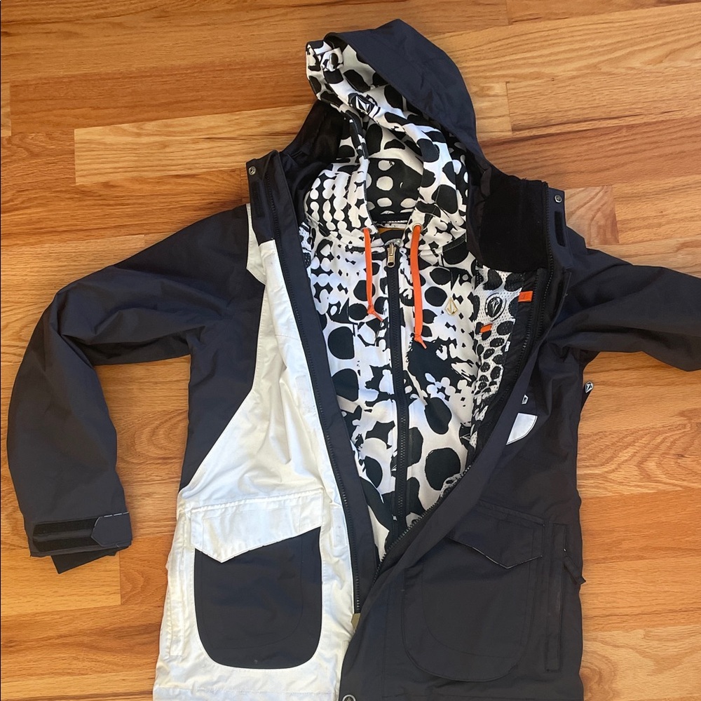 Volcom Snowboarding ski Century 3 in 1 jacket Black White Jacket heated midlayer